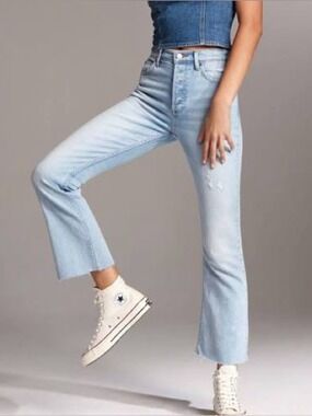 Aritzia Denim Forum Bailey High Rise Crop Flare Jeans  sz 27